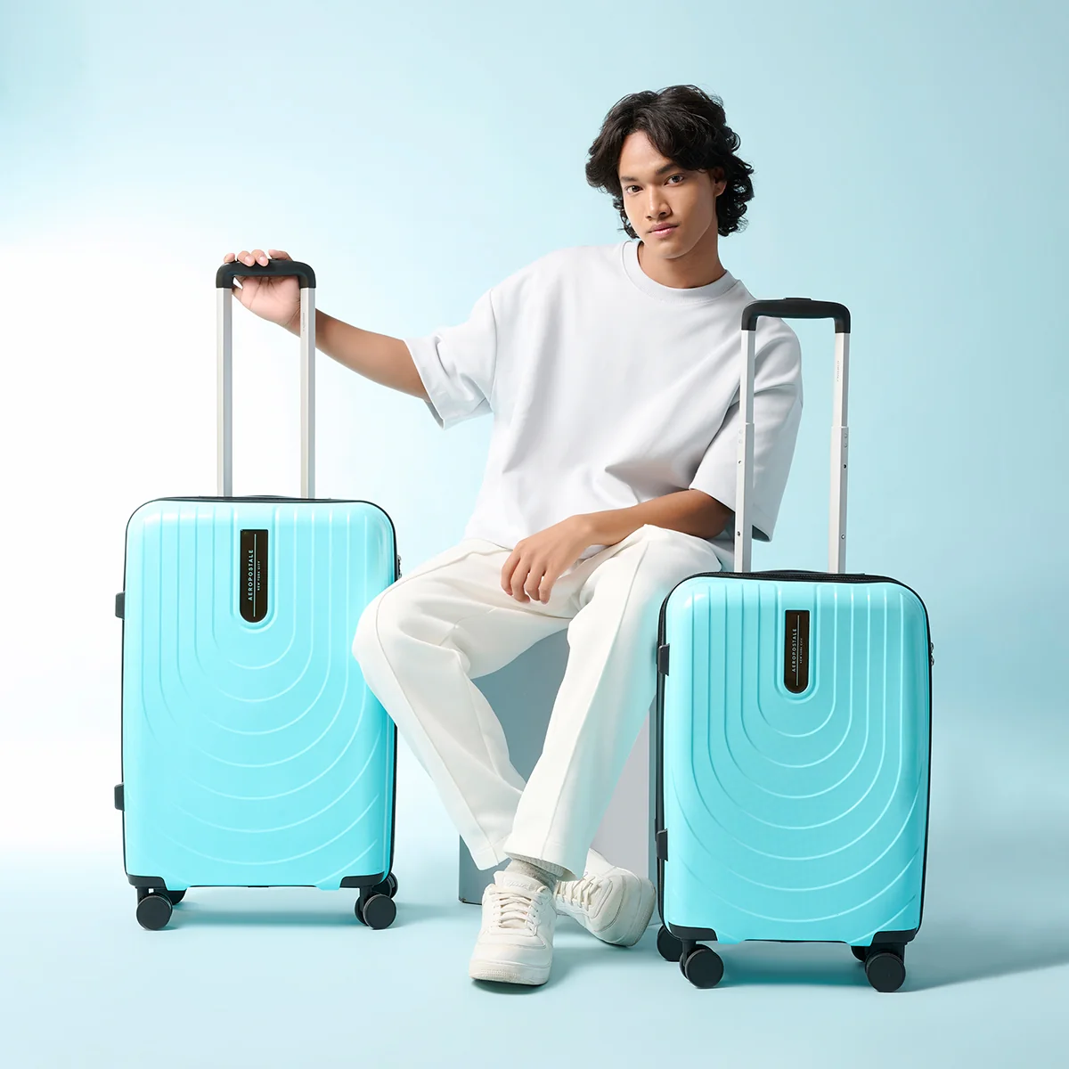 Aeropostale The Curvy Eagle Hard Luggage - Image 10