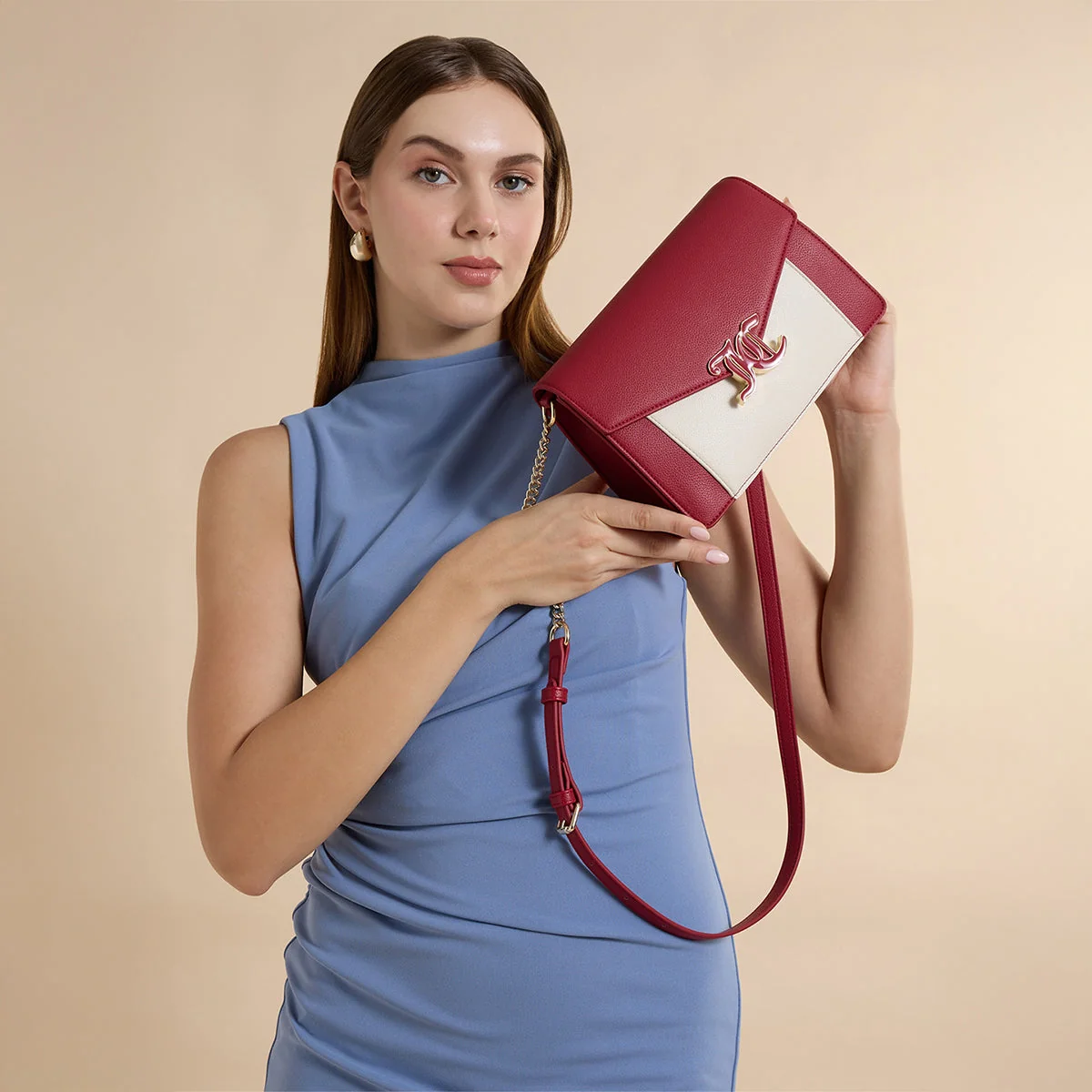 Juicy Couture Alvara Womens Shoulder Bag - Image 2