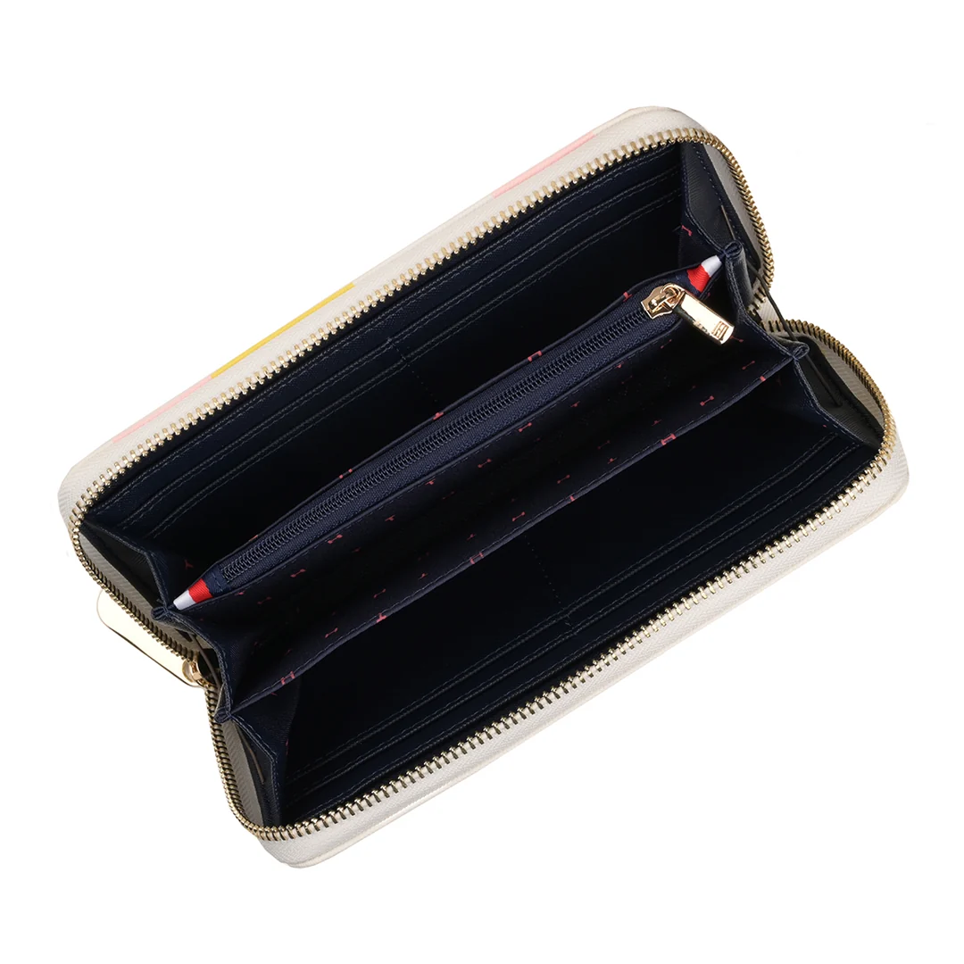 Tommy Hilfiger Lainey Women's Leather Zip Around Wallet - Image 5