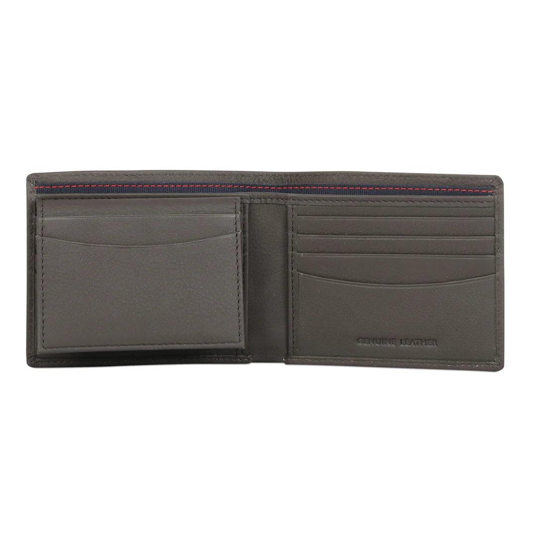 Tommy Hilfiger Rocco Men's Leather Passcase Wallet - Image 8